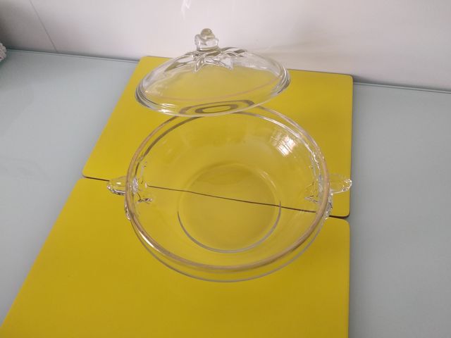 Bombonera de cristal con asas