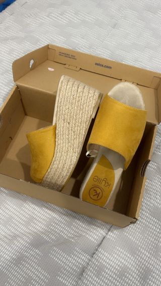 Sandalias Kylie Amarillas