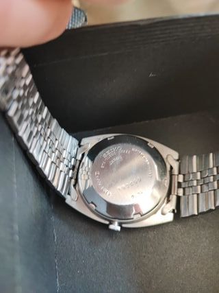 Reloj Seiko 5 Automático Negro y Plateado