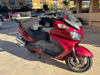 Suzuki Burgman 650 Granate