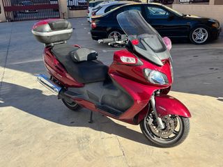 Suzuki Burgman 650 Granate