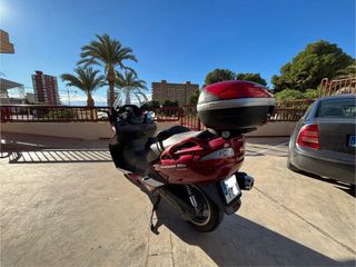 Suzuki Burgman 650 Granate