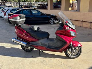 Suzuki Burgman 650 Granate