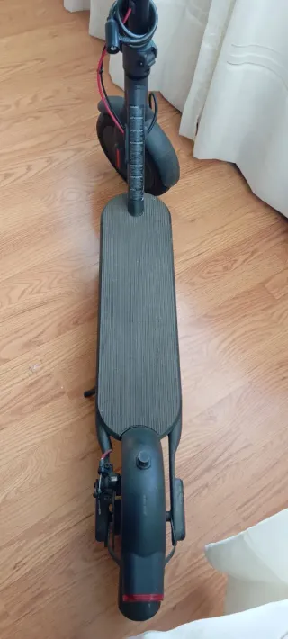 2 Patinetes Eléctricos Negros