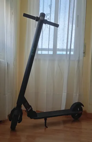 2 Patinetes Eléctricos Negros