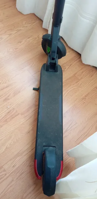 2 Patinetes Eléctricos Negros