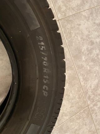 2 Ruedas Michelin 215/70 R 15 CP