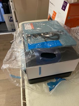 Impresora HP Blanca y Gris en Caja