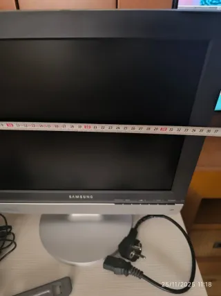Televisor Samsung LCD Negro/Plateado