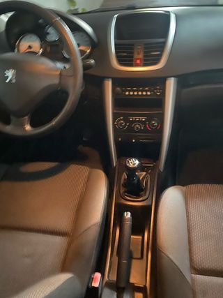Peugeot 207 2011