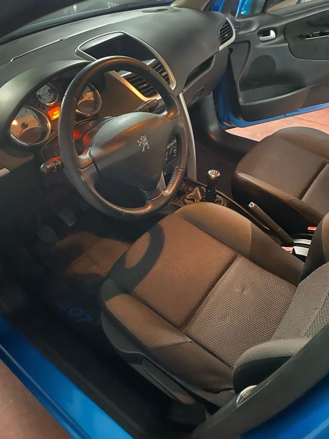 Peugeot 207 2011