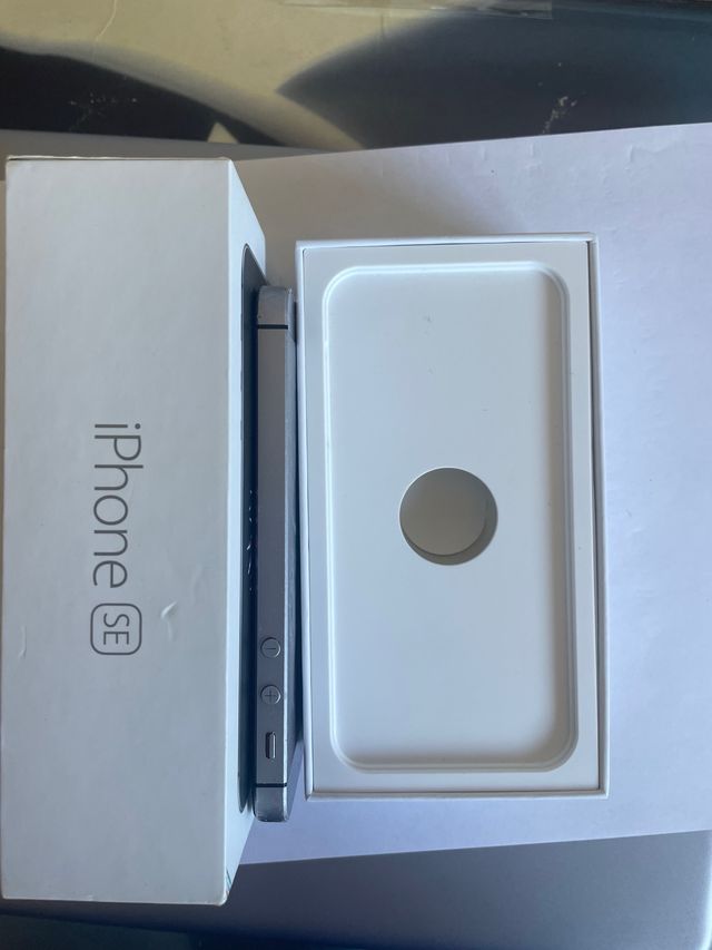 iPhone SE gris(color space gray) Roto