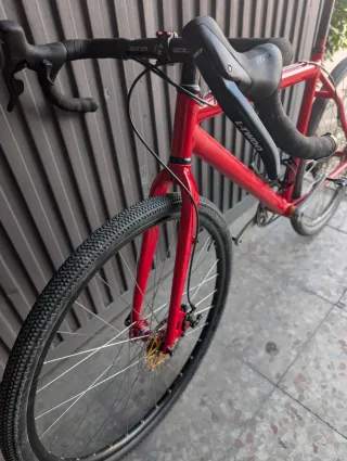 Bicicleta Gravel Roja