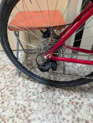 Bicicleta Gravel Roja