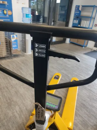 Transpaleta Hu-Lift Nueva con báscula