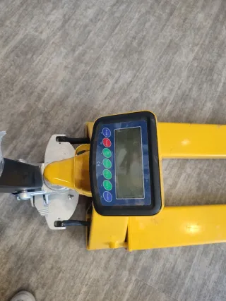 Transpaleta Hu-Lift Nueva con báscula