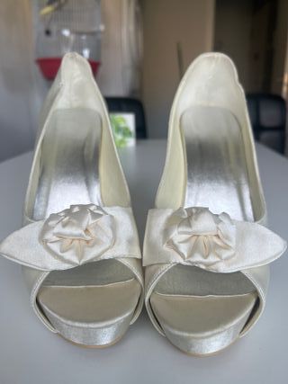 Zapatos de ceremonia, color champán, NUEVOS