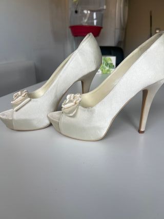 Zapatos de ceremonia, color champán, NUEVOS