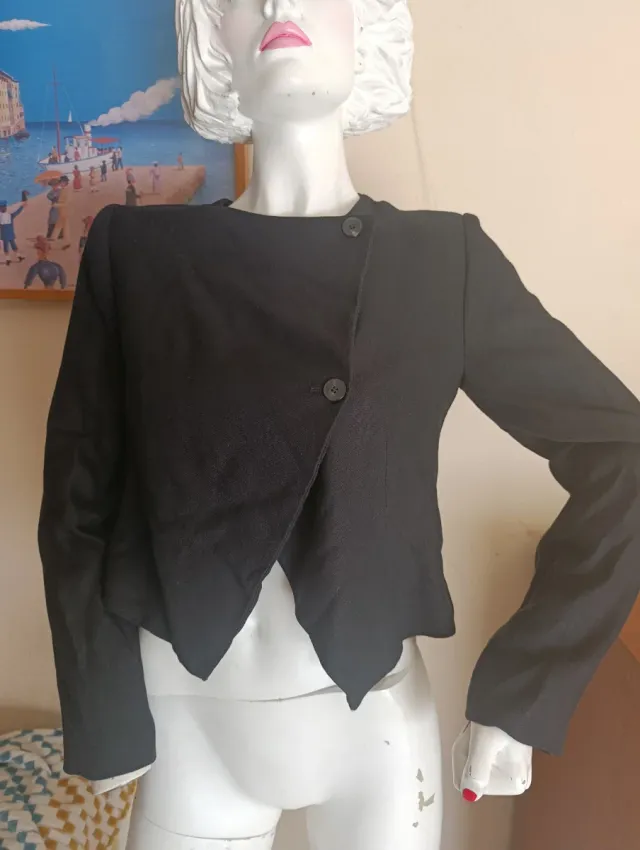 Blazer crop Zara negra botones