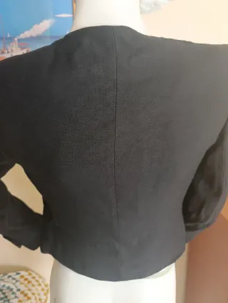 Blazer crop Zara negra botones