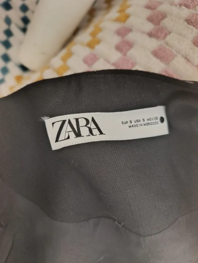 Blazer crop Zara negra botones