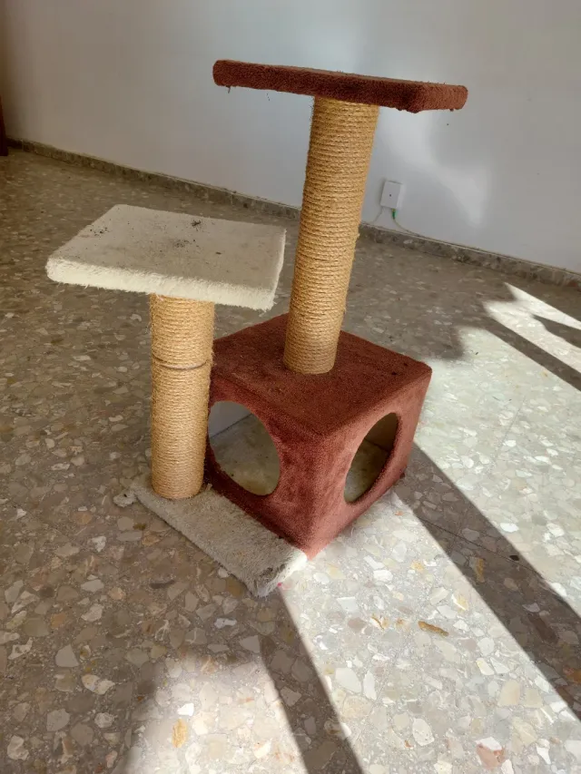 Rascador para gato de tela y sisal