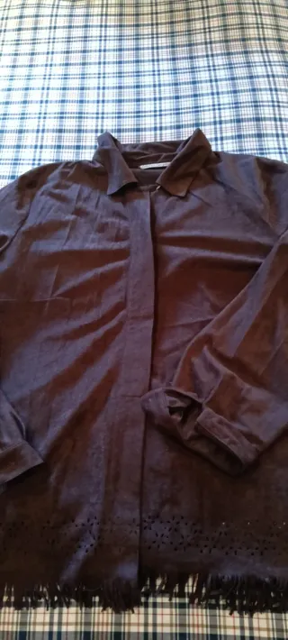 Sobrecamisa mujer marrón. Tejido: ante.