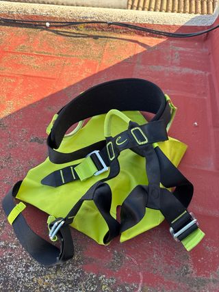 Arnés barranquismo profesional