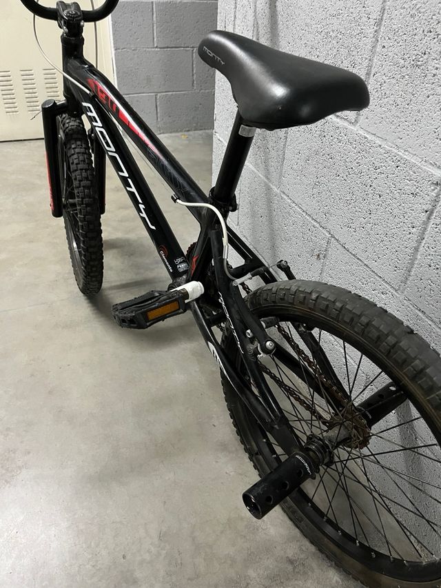 Bicicleta BMX Monty