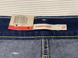 Pantalón Levis 519 Skinny Azul