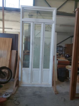 Ventana balconera madera maciza lacada blanco