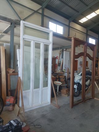 Ventana balconera madera maciza lacada blanco