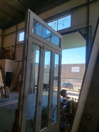 Ventana balconera madera maciza lacada blanco