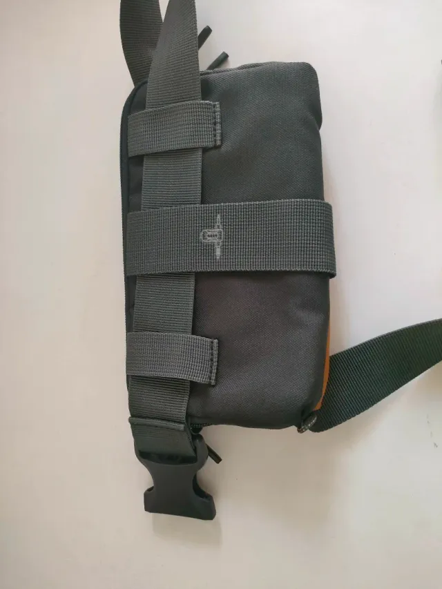 Riñonera Forclaz Marrón y Gris