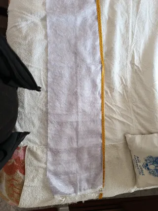 Fular elegante lila y blanco