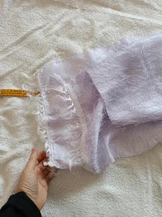 Fular elegante lila y blanco