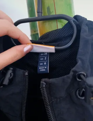 Chaqueta Sudadera Ellesse negra blanca Talla 34