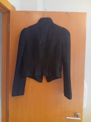 Chaqueta corta Mango fiesta negra