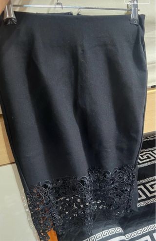 Falda Guess Negra Encaje