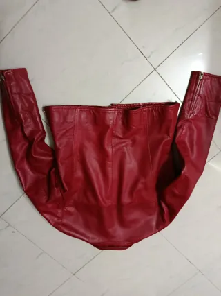 Giubbino in pelle rosso