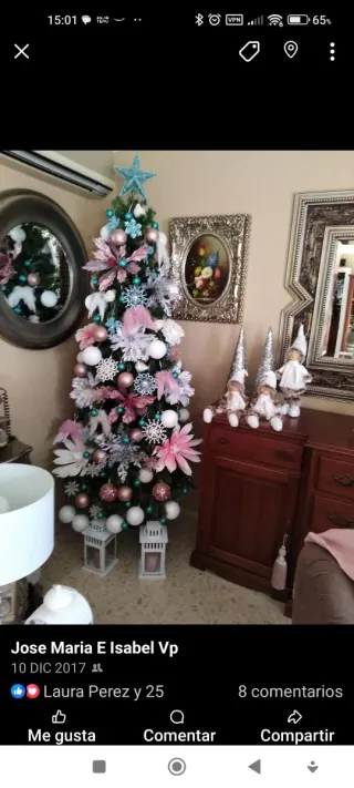 Árbol de Navidad con adornos
