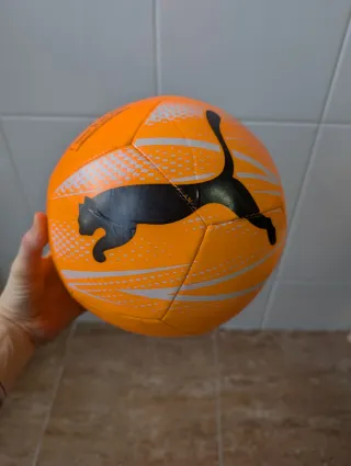 Balón Puma Naranja Muy poco uso