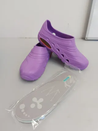 Zuecos Oxtpas Antideslizantes TALLA:45-46 E1Y4122