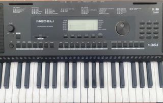 Teclado Medeli M361 con pedal y soporte