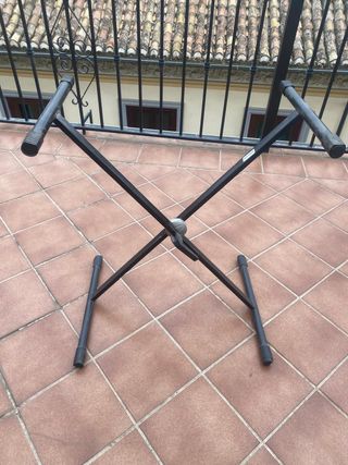 Teclado Medeli M361 con pedal y soporte