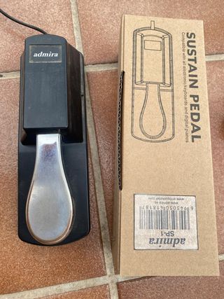 Teclado Medeli M361 con pedal y soporte