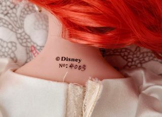 Muñeca porcelana Ariel La Sirenita Disney Original