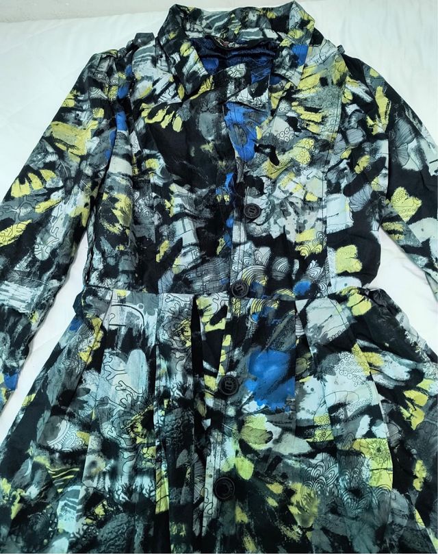 Gabardina estampada multicolor