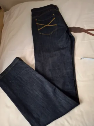 Pantalón vaquero Stradyvarius