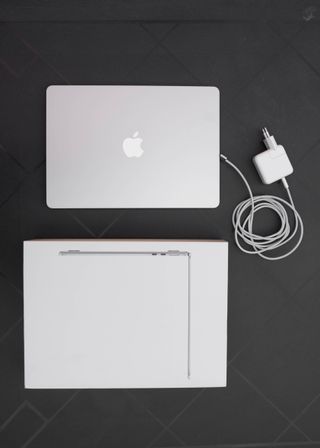 MacBook Air 13.6 M2 - Como nuevo